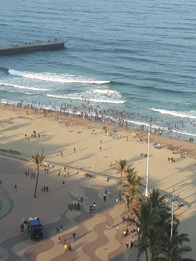 Into The Blue On The Beach Durban Exterior photo